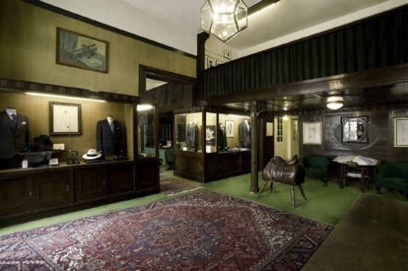Stepping into Knize is like stepping into a men's tailor circa 1900s. 