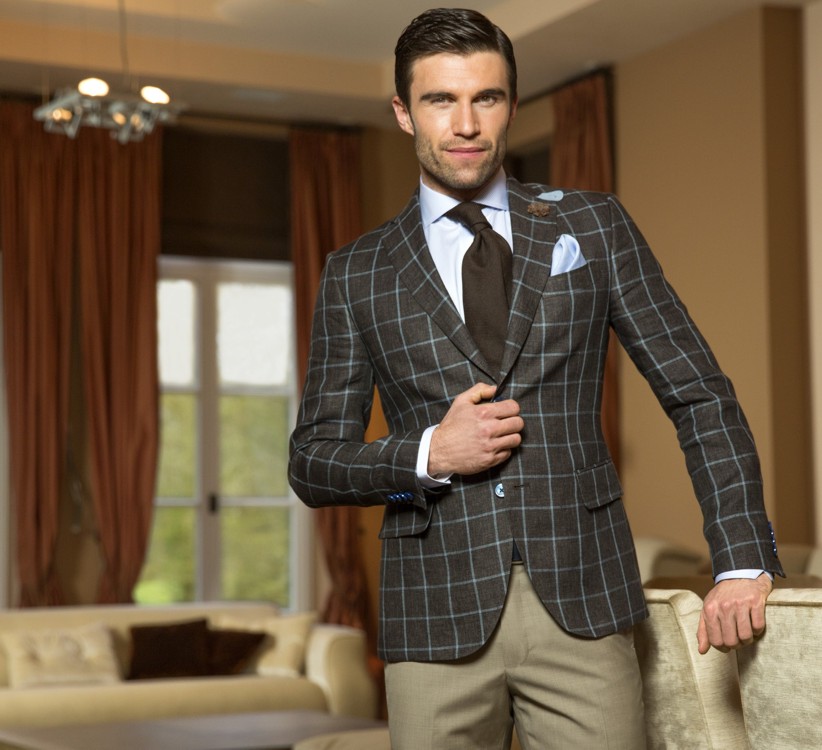 Lowet's selection of men's jackets feature natural roll lapels which give the coats a bit more life.