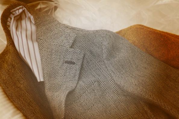 Salvatore Piccolo Napoli SS13- herringbone fabric and beautifully sewn lapel buttonhole.