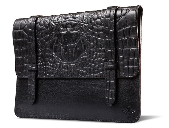 The Vichithong ash iPad case is made in Småland and the skin is a high quality leather from Italy.