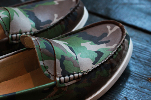 Details boil down from head to toe. Bet you $100 that if you rocked loafers like these, you'd turn heads.
