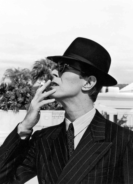 Bowie pictured with cigarette in 1994 at the turn of the century when smoking was supposed to be uncool.